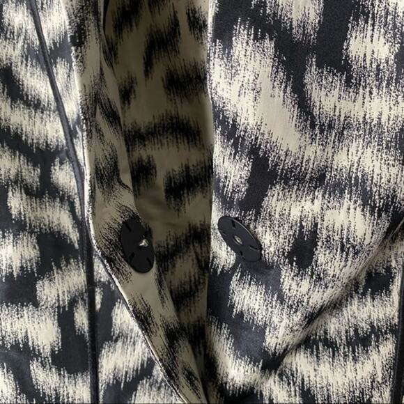 Lafayette 148 New York Black & Cream Zebra Inspired Print Blazer Size 4 - Picture 5 of 6